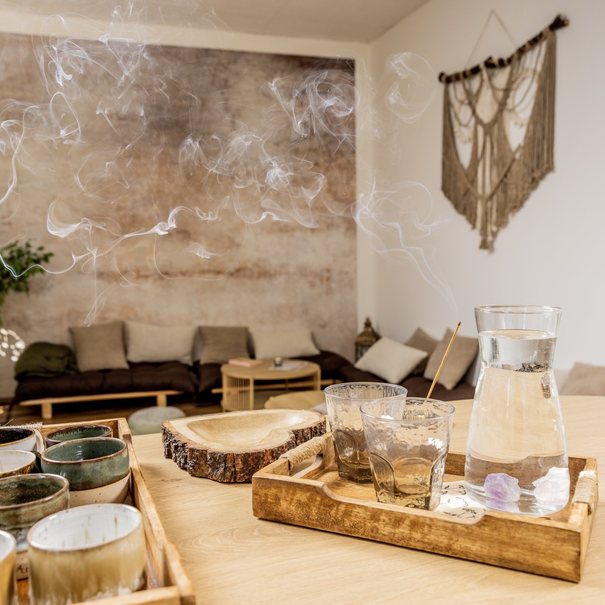 Lounge Aurient Rituals s posezením a čajovým nádobím